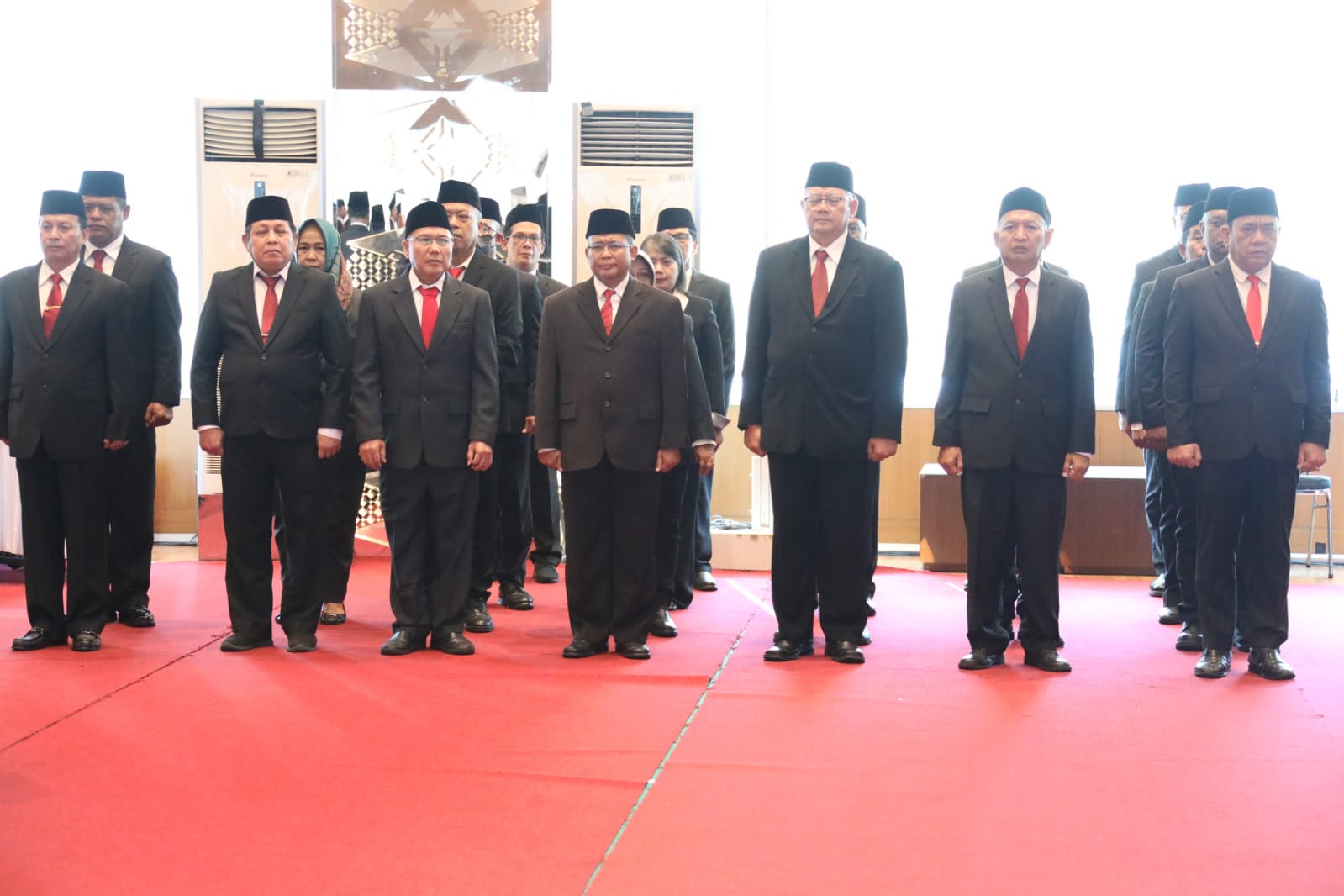 Pejabat Pimpinan Tinggi Madya dan Pratama yang menghadiri pelantikan Dua Belas Pejabat Administrator di Lingkungan BNPB pada Senin (12/6).